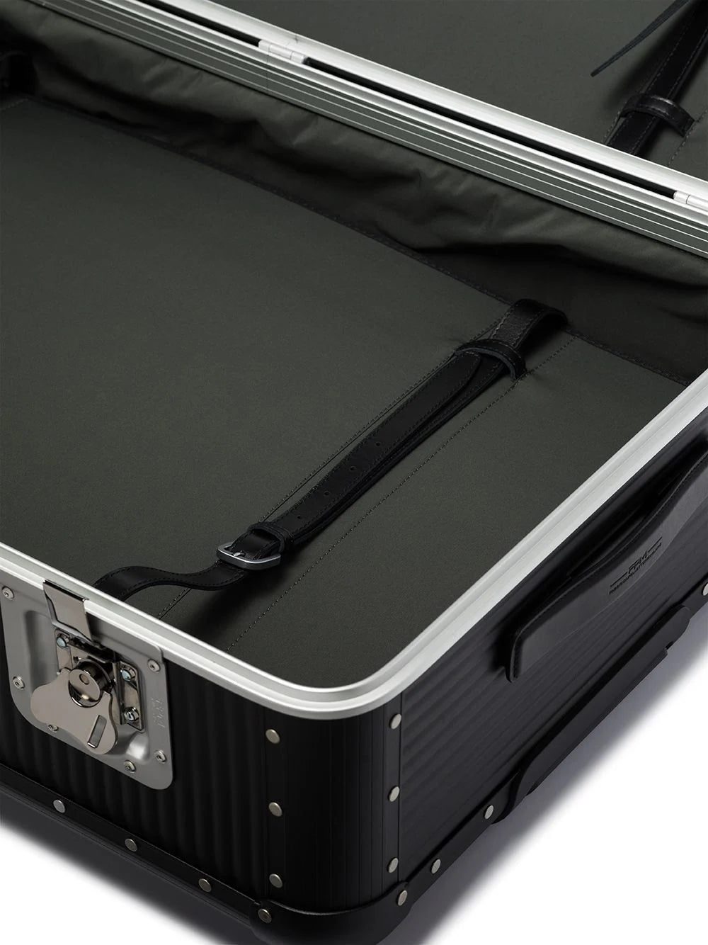 FPM Milano Bank Spinner 84 suitcase - Image 4