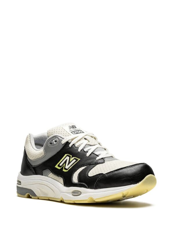 New Balance x Barneys New York-1700 "Glow In The Dark" sneakers - Image 2