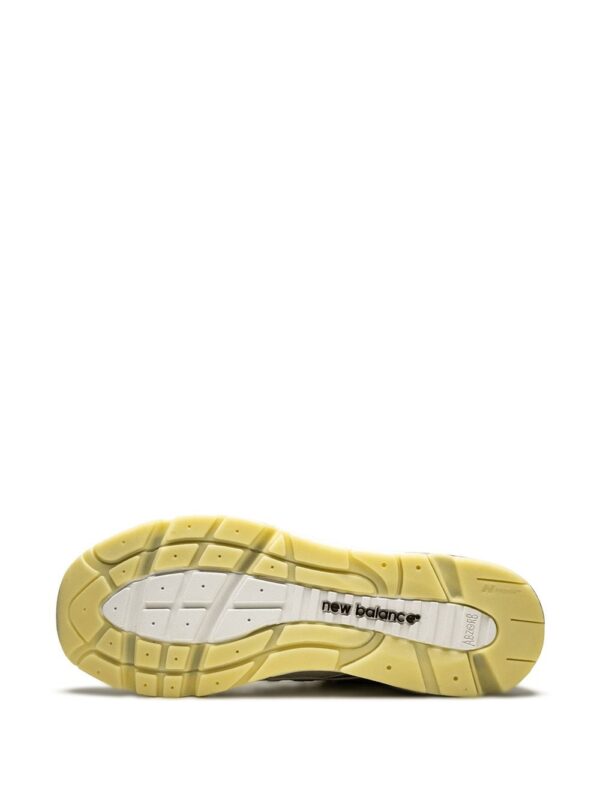 New Balance x Barneys New York-1700 "Glow In The Dark" sneakers - Image 4