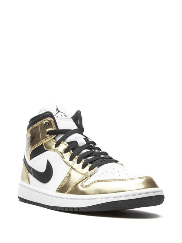 Jordan  Air Jordan 1 Mid SE "Metallic Gold" sneakers. - Image 2