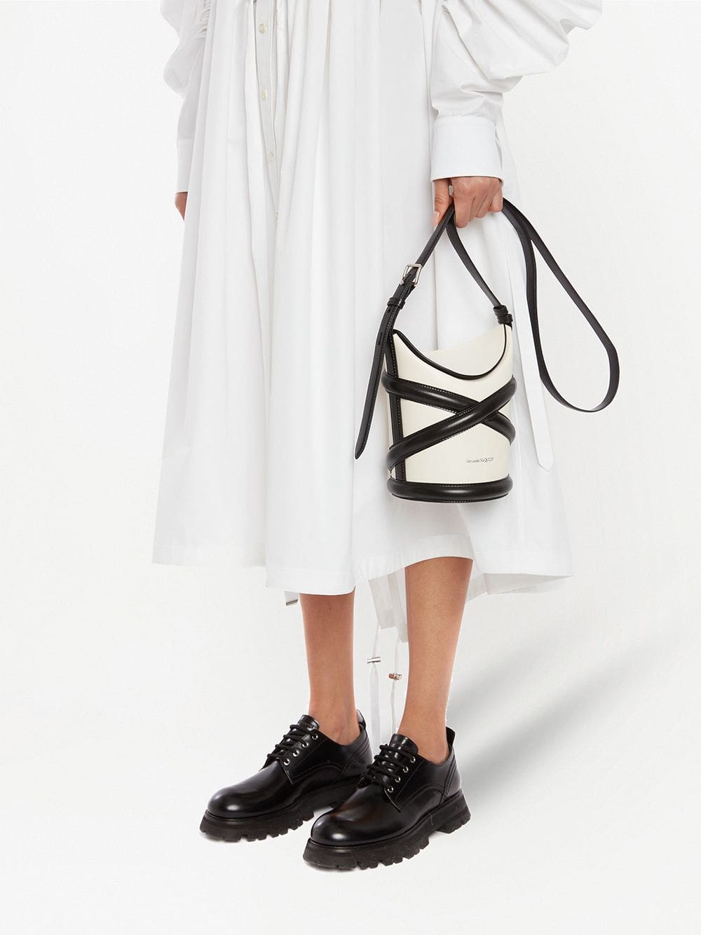 Alexander McQueen The Curve bucket bag - Image 5