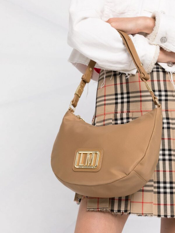Love Moschino curved logo-letter shoulder bag - Image 3