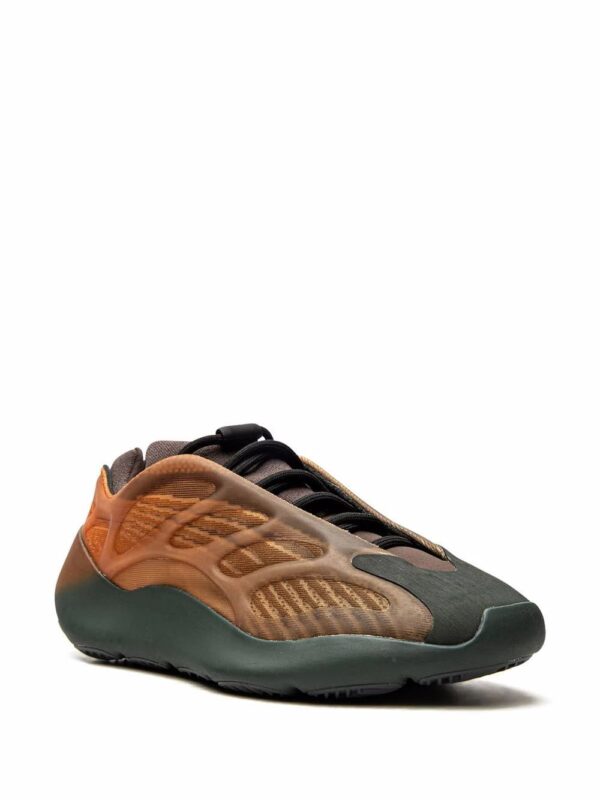 adidas Yeezy  YEEZY 700 V3 "Copper Fade" sneakers - Image 2
