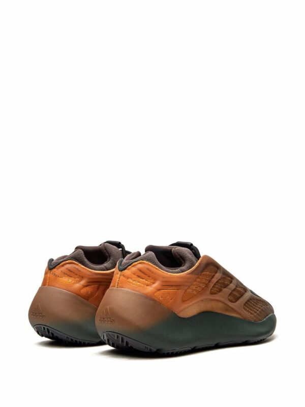 adidas Yeezy  YEEZY 700 V3 "Copper Fade" sneakers - Image 3
