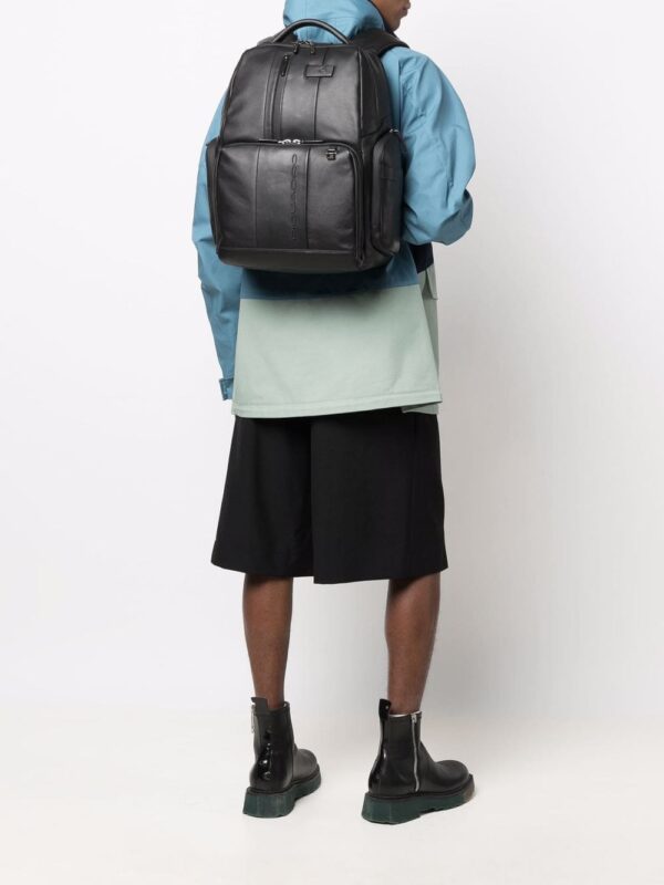 PIQUADRO logo-embossed backpack - Image 2