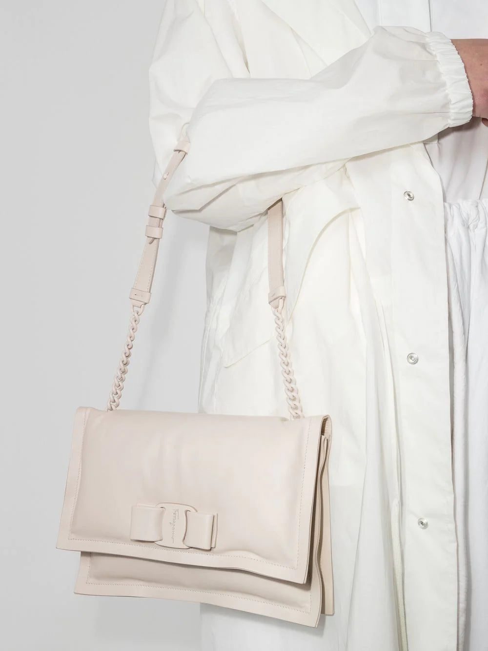 Ferragamo Viva bow-detail shoulder bag - Image 2