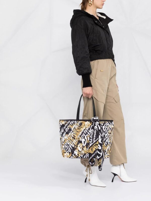 Versace Jeans Couture  logo-print padded tote bag - Image 2