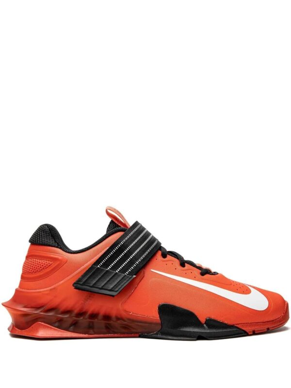 Nike  Savaleos low-top sneakers