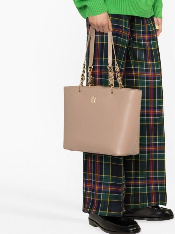 Tommy Hilfiger  chain-strap tote bag - Image 2