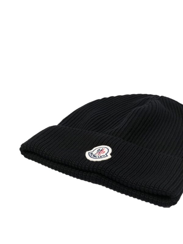 Moncler logo-patch knitted beanie - Image 2