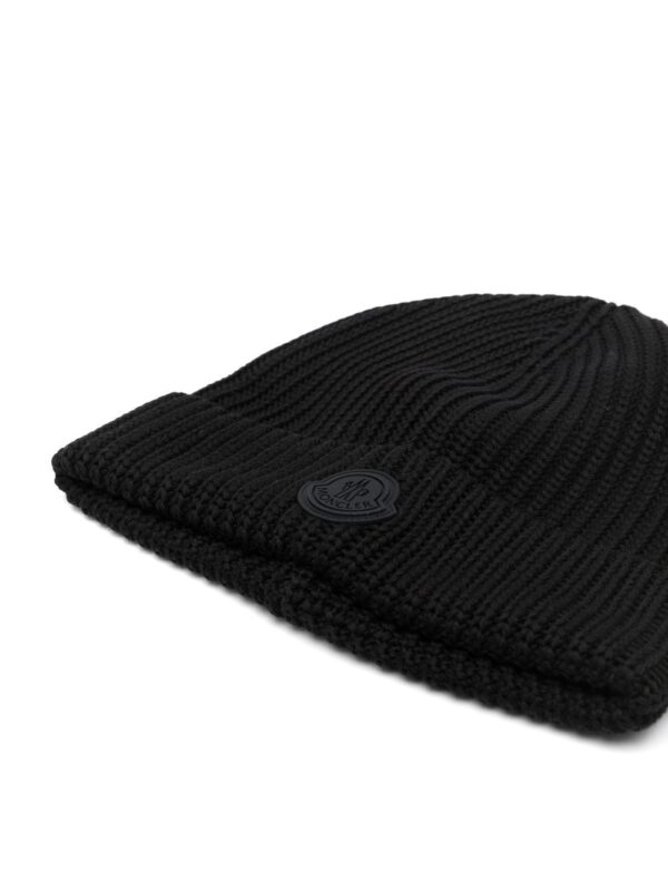 Moncler logo-patch knitted beanie - Image 2