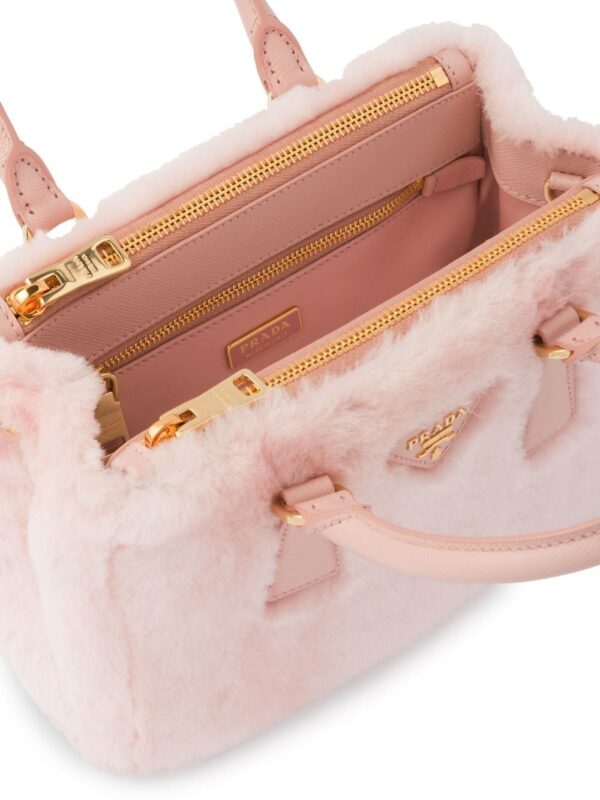 Prada  Galleria shearling tote bag - Image 4
