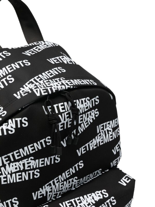 VETEMENTS logo-print backpack - Image 4