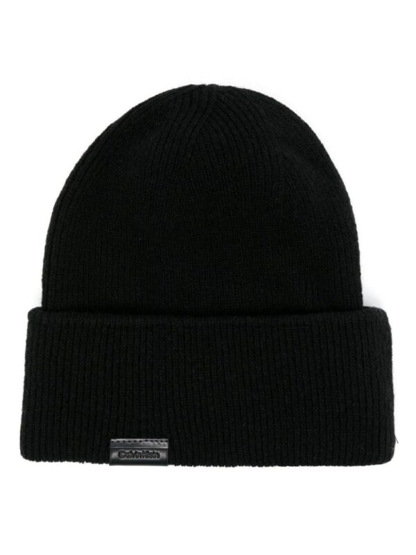 Calvin Klein logo-patch ribbed beanie