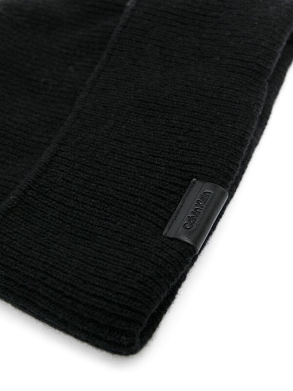 Calvin Klein logo-patch ribbed beanie - Image 2