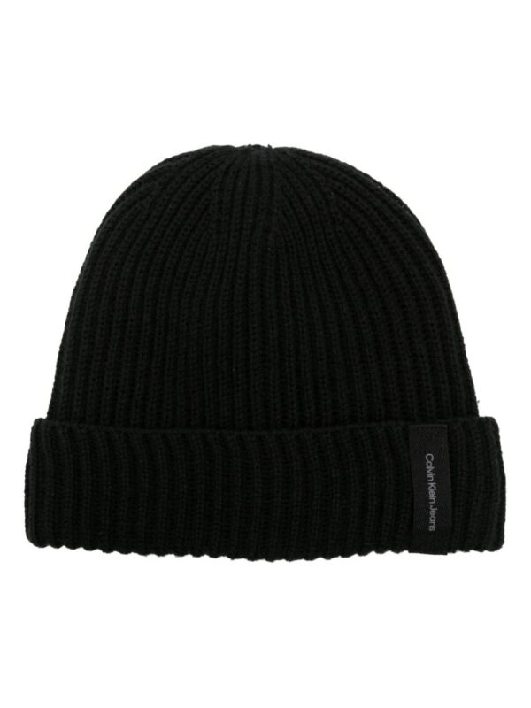 Calvin Klein Jeans logo-patch ribbed-knit beanie