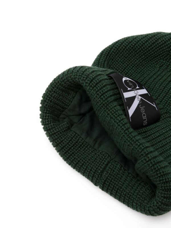 Calvin Klein Jeans logo-patch knitted beanie - Image 2