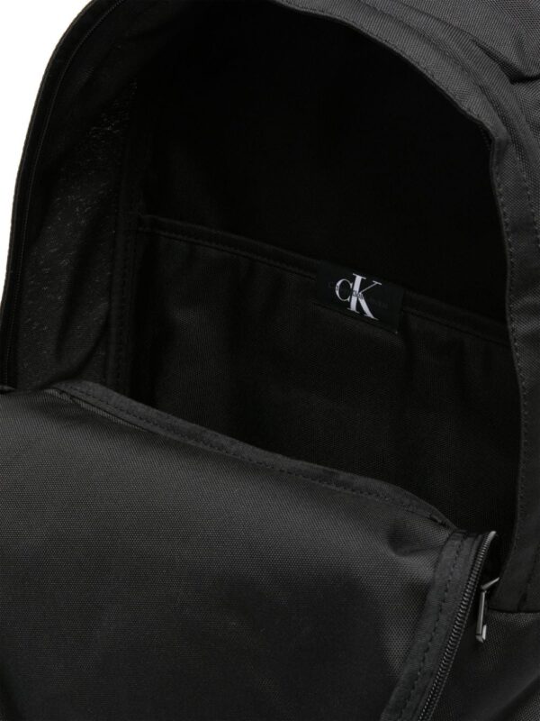 Calvin Klein Jeans Essentials Campus logo-print backpack - Image 5