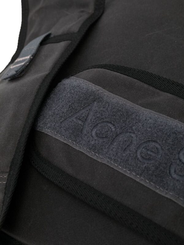 Acne Studios logo-patch sling backpack - Image 3