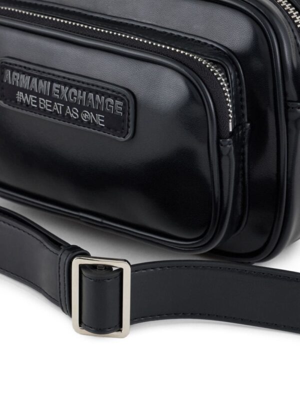 Armani Exchange logo-patch camera crossbody bag - Image 4