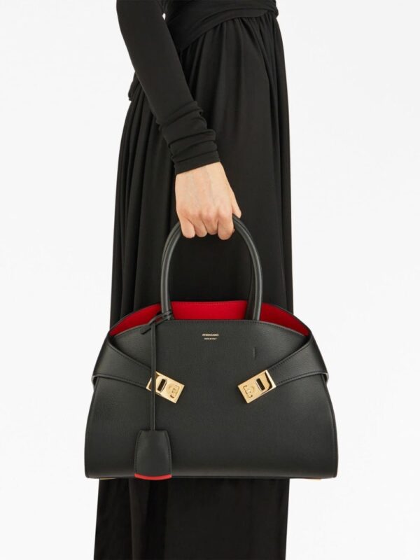 Ferragamo small Hug leather tote bag - Image 2