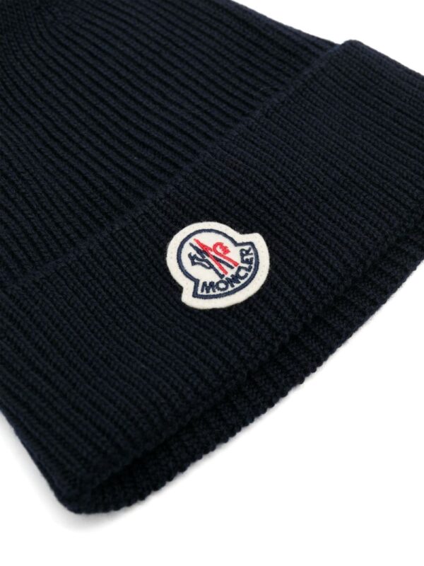 Moncler logo-patch ribbed-knit beanie - Image 2