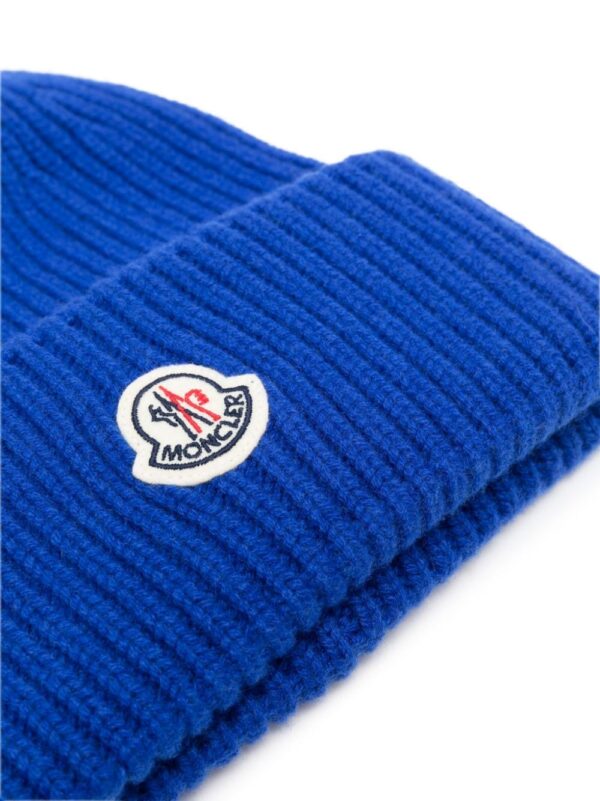 Moncler logo-patch ribbed-knit beanie - Image 2