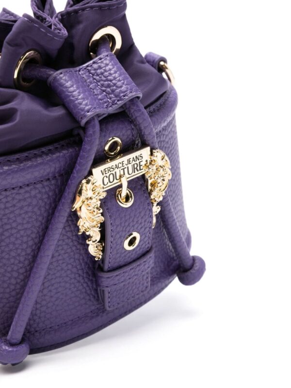 Versace Jeans Couture logo-engraved decorative-buckle bucket bag - Image 4