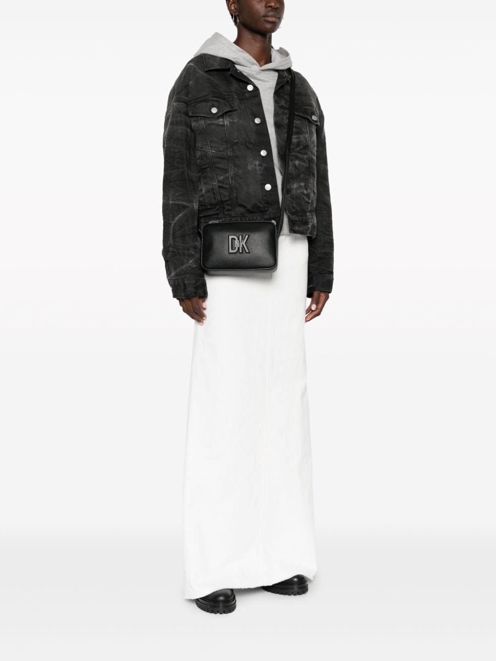 DKNY logo-plaque leather crossbody bag - Image 2