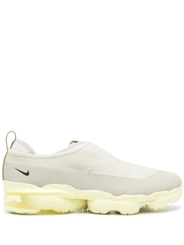 Nike  Air Vapormax Moc Roam sneakers