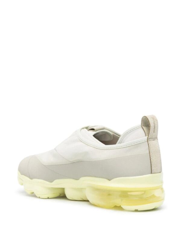 Nike  Air Vapormax Moc Roam sneakers - Image 3