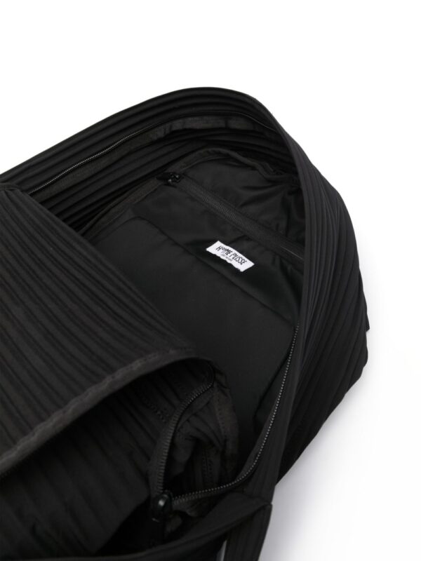 Homme Plissé Issey Miyake ribbed-detailing oval-body backpack - Image 4