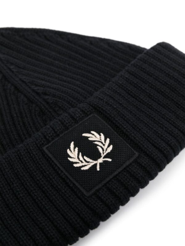 Fred Perry logo-patch ribbed beanie - Image 2