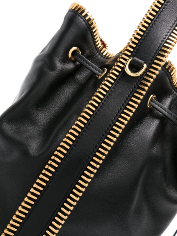 Moschino zip-trim leather bucket bag - Image 4