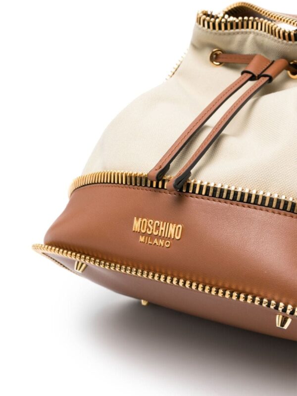 Moschino exposed-zip detail canvas bucket bag - Image 4