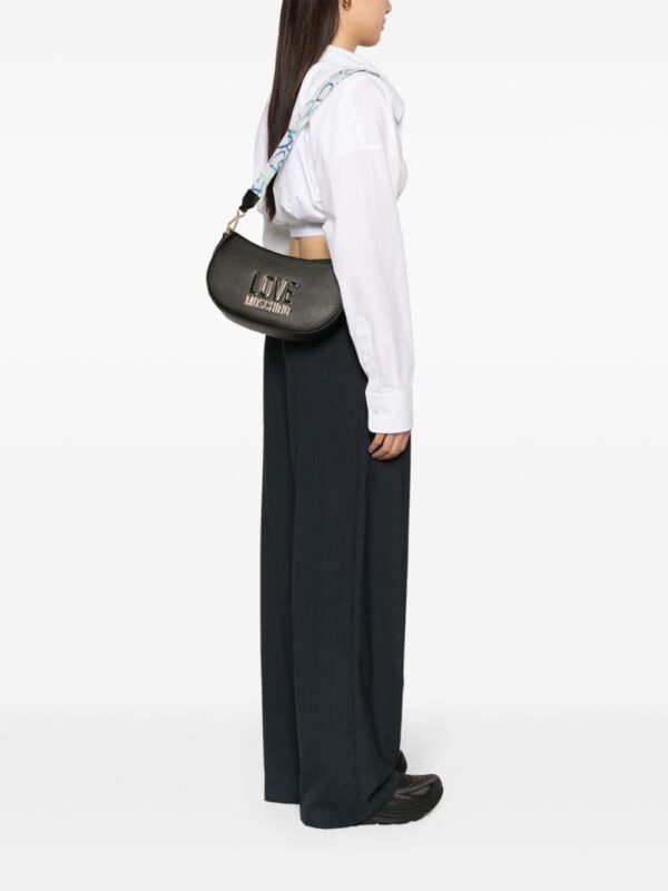 Love Moschino logo-plaque textured crossbody bag - Image 2