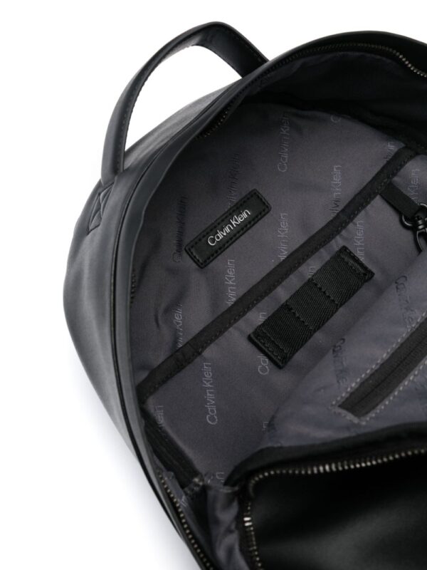 Calvin Klein logo-plaque leather backpack - Image 5