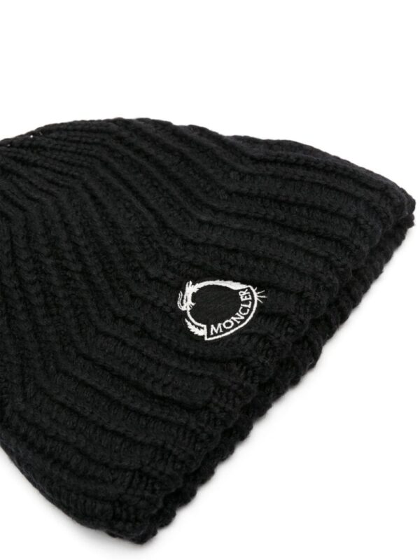 Moncler logo-patch ribbed beanie - Image 2