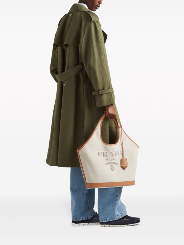 Prada large logo-embroidered tote bag - Image 2