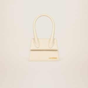 Jacquemus Le Chiquito moyen  Signature handbag.