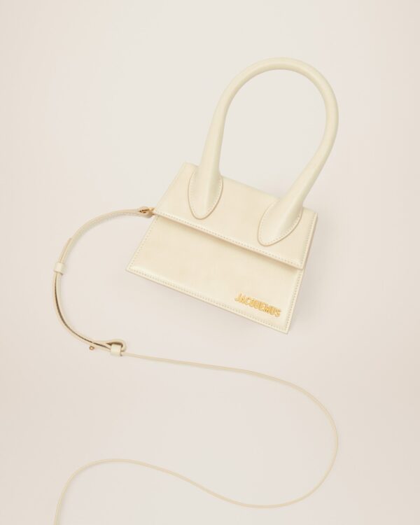 Jacquemus Le Chiquito moyen  Signature handbag. - Image 4