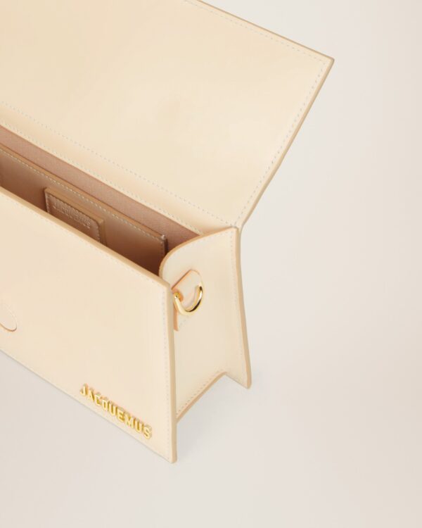 Jacquemus Le grand Bambino  Crossbody flap bag. - Image 4