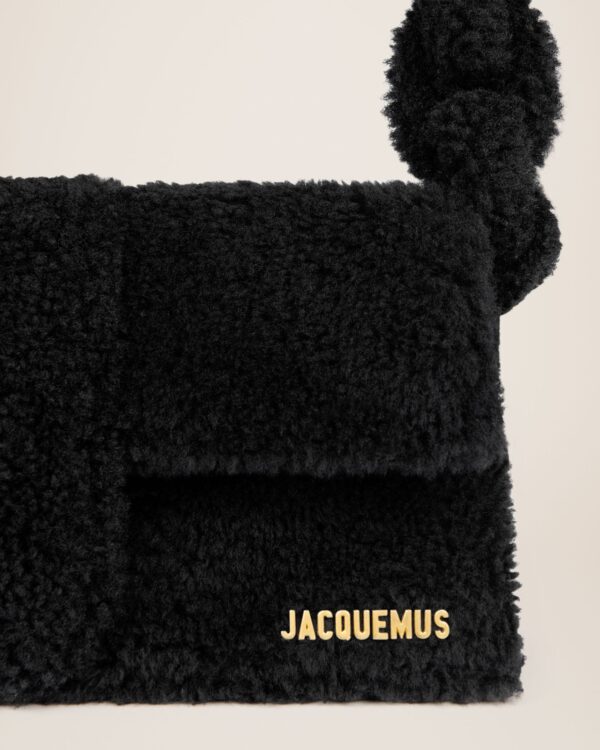 Jacquemus Le Bambidou  Shearling flap bag. - Image 5