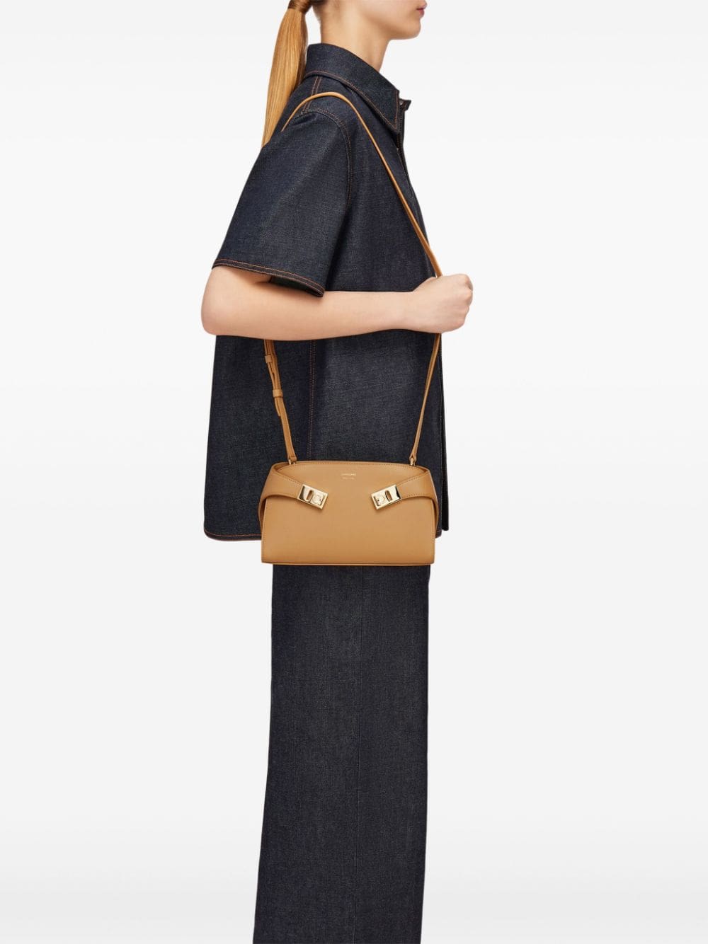 Ferragamo mini Hug crossbody bag - Image 2