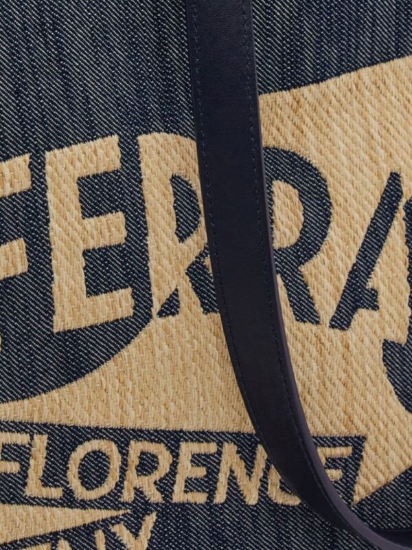 Ferragamo medium Venna logo-embroidered tote bag - Image 4