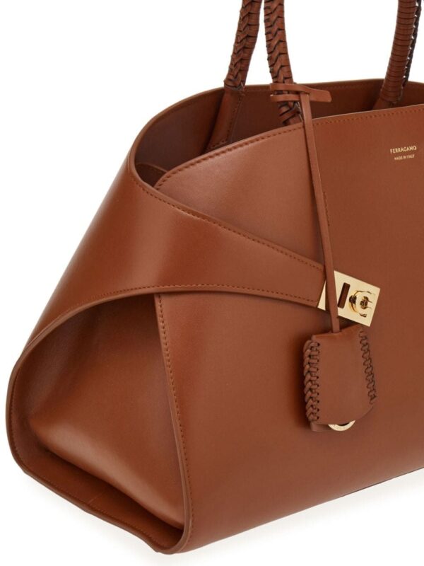 Ferragamo medium The Hug leather tote bag - Image 5