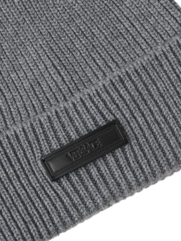 Versace logo-appliqué knit beanie - Image 2