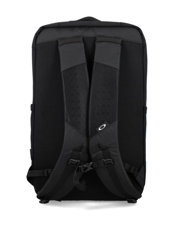 Oakley Essential M 8.0 backpack - Image 4