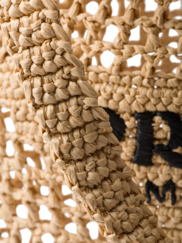 Prada triangle-logo raffia tote bag - Image 4