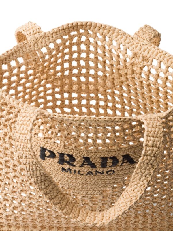 Prada triangle-logo raffia tote bag - Image 5